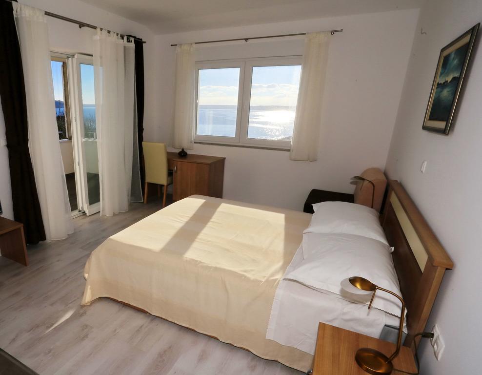 House Natali 70M From The Beach - Free Ev Top Up Ртина Экстерьер фото