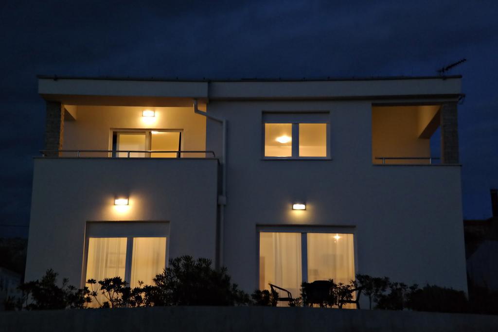 House Natali 70M From The Beach - Free Ev Top Up Ртина Экстерьер фото