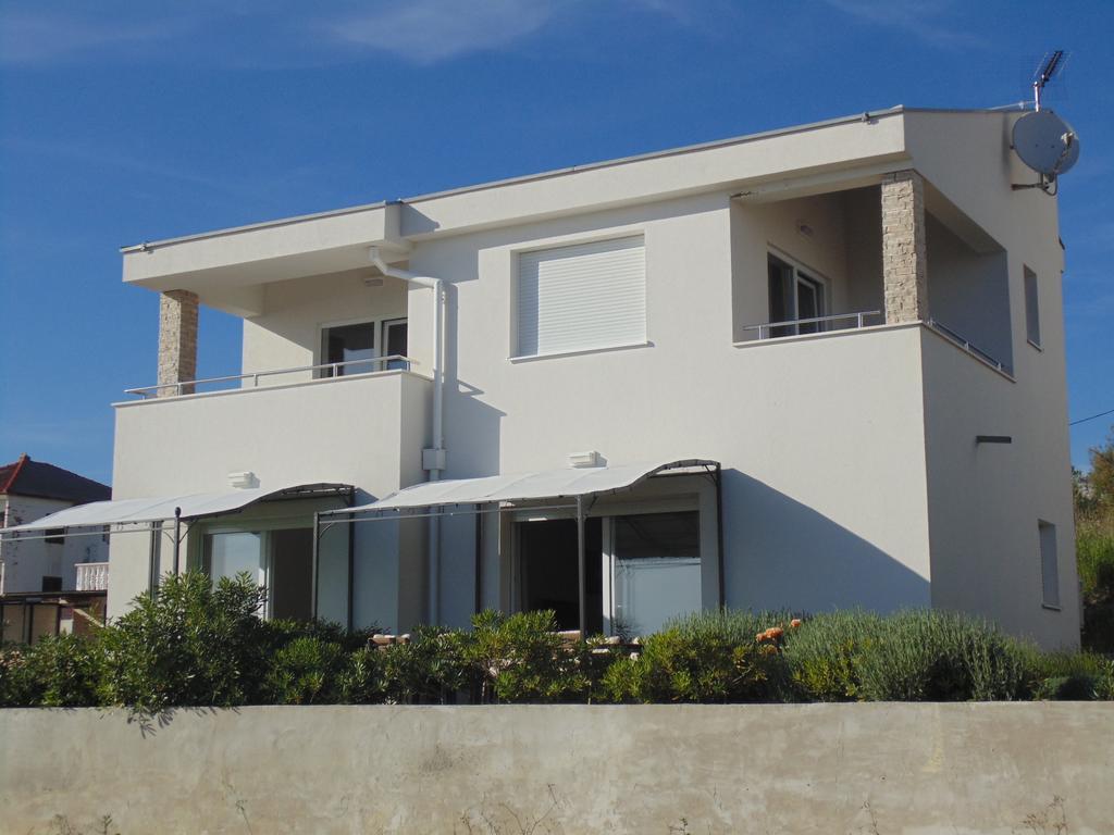 House Natali 70M From The Beach - Free Ev Top Up Ртина Экстерьер фото