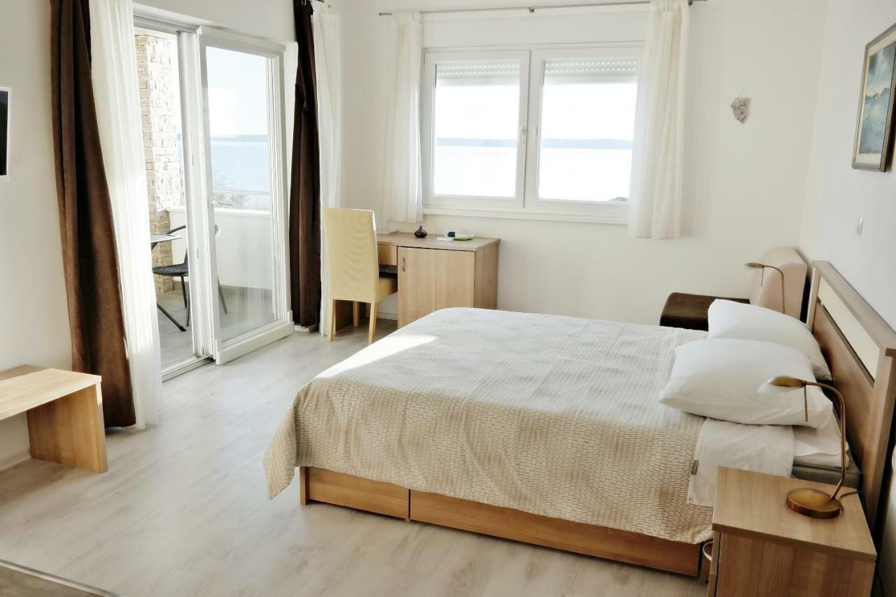 House Natali 70M From The Beach - Free Ev Top Up Ртина Экстерьер фото