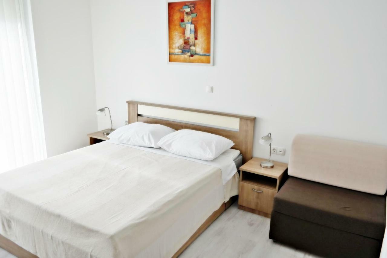 House Natali 70M From The Beach - Free Ev Top Up Ртина Экстерьер фото