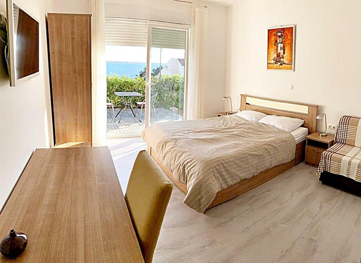 House Natali 70M From The Beach - Free Ev Top Up Ртина Экстерьер фото